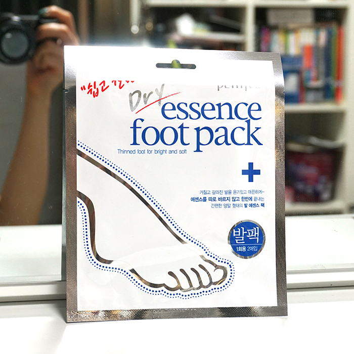 Petitfee Dry Essence Foot Pack 