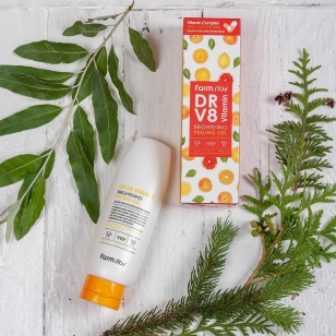 FarmStay DR-V8 Vitamin Brightening Peeling Gel 